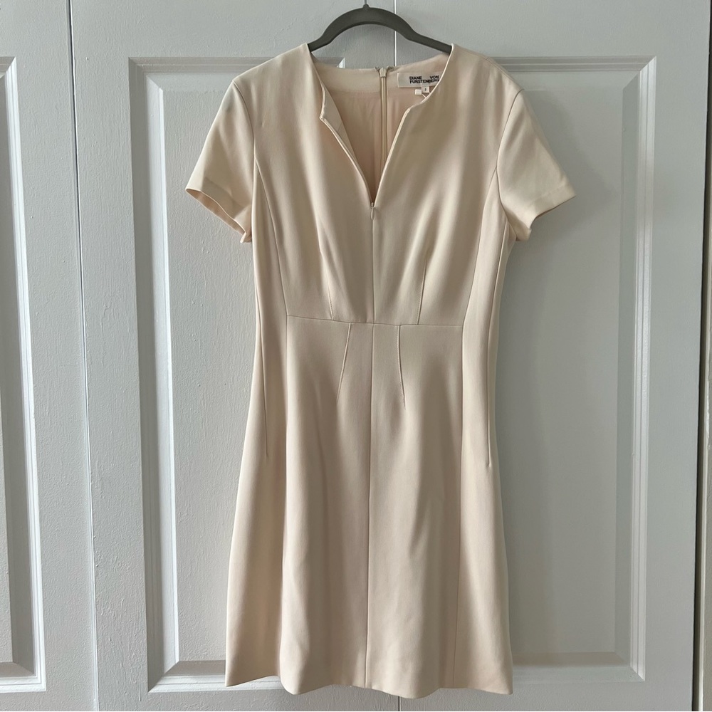 Brand NWT Diane Von Furstenberg DVF Cream / Ecru Agatha Suiting Dress sz 2